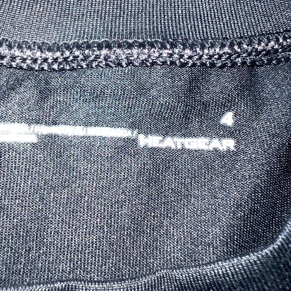 Under Armour Dri-fit shirt​​​ - Picture 2 of 3